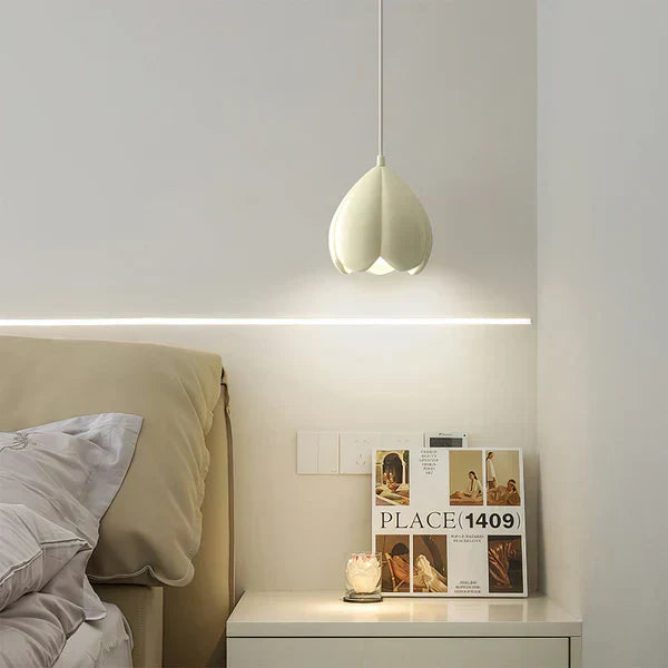 Lampe pendante crème de style français – Élégance Rustique pour Votre Maison