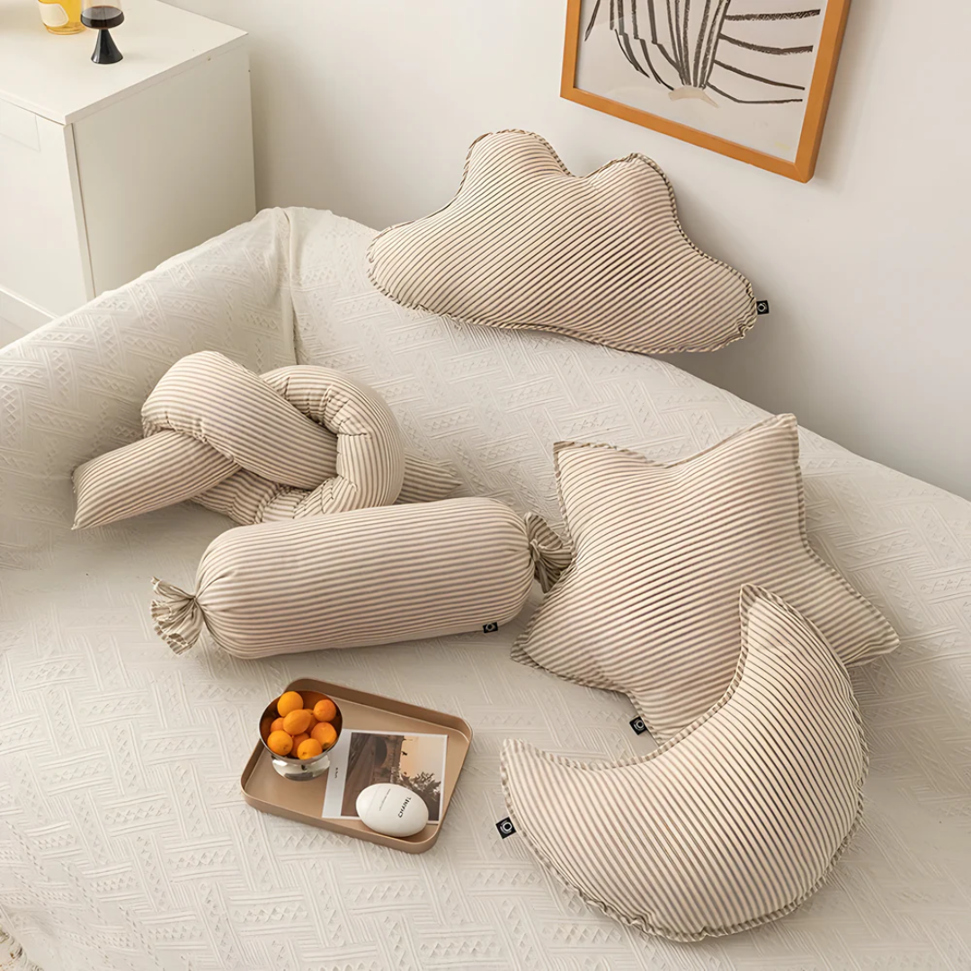 Kyva – Coussin Déco Doux à Rayures | Formes Ludiques & Élégantes