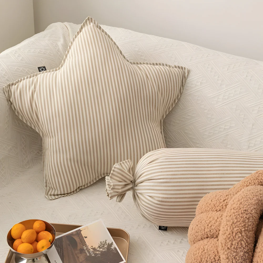 Kyva – Coussin Déco Doux à Rayures | Formes Ludiques & Élégantes
