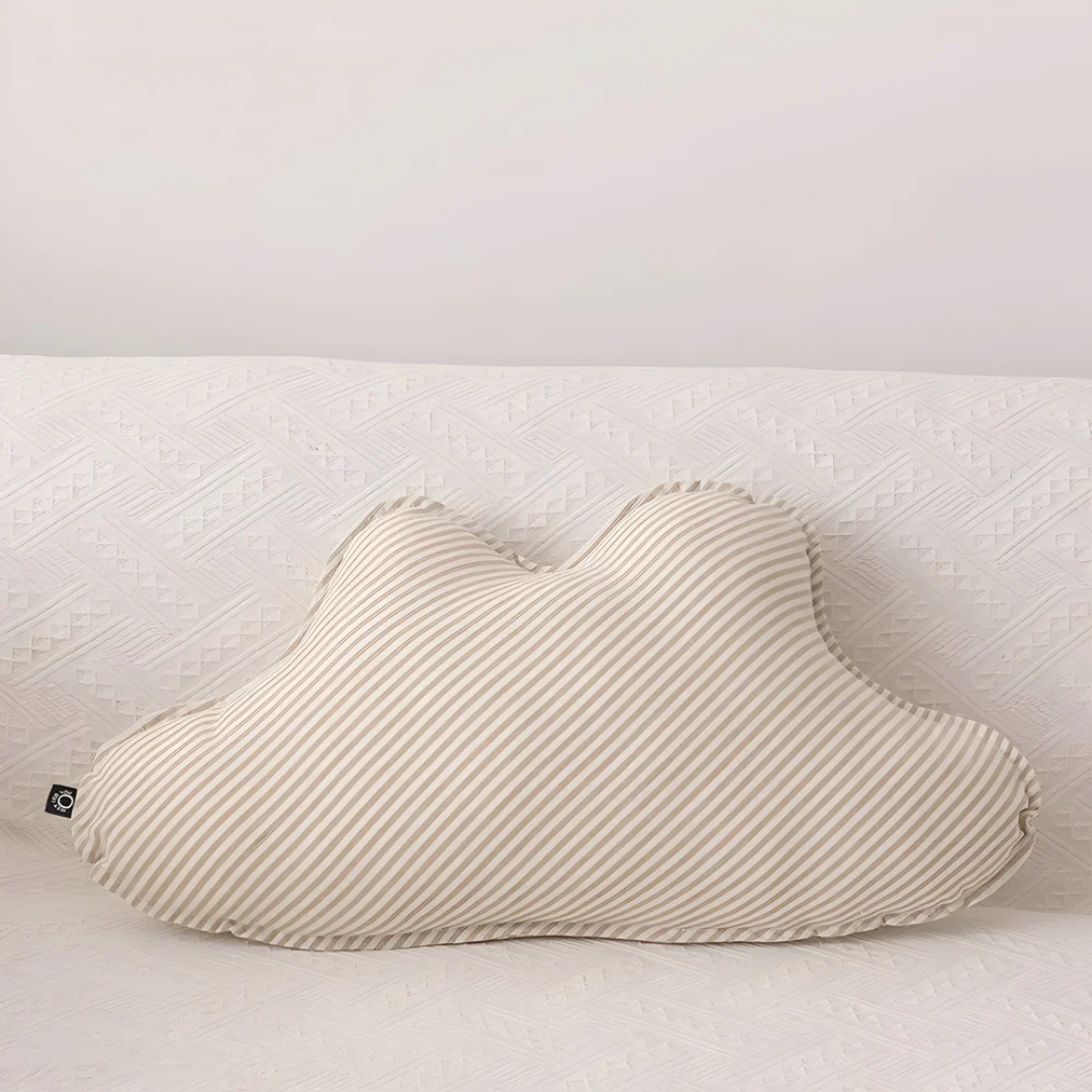 Kyva – Coussin Déco Doux à Rayures | Formes Ludiques & Élégantes