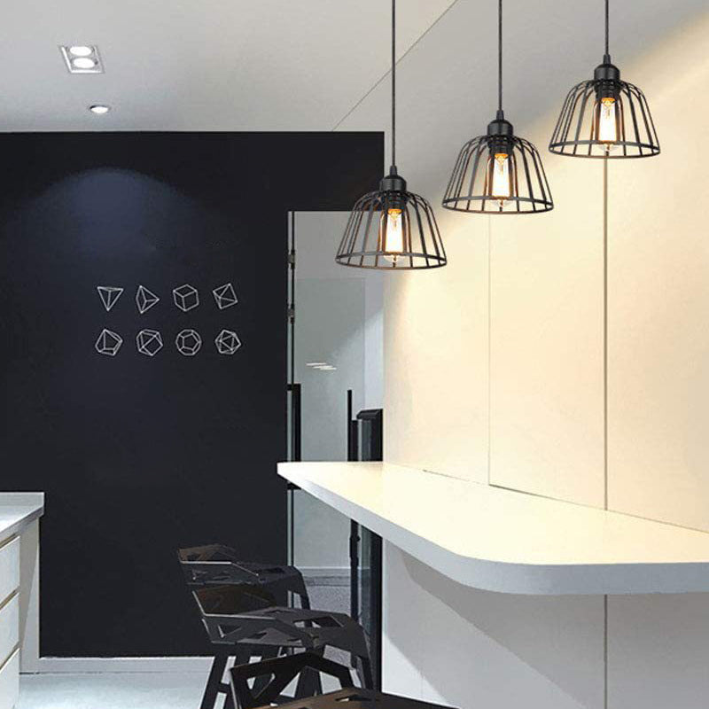 IronSphere – Suspension en fer noir de style industriel