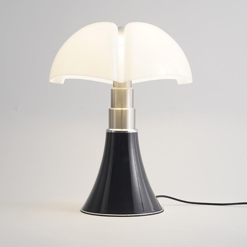 ClassicGlow – Lumière classique élégante