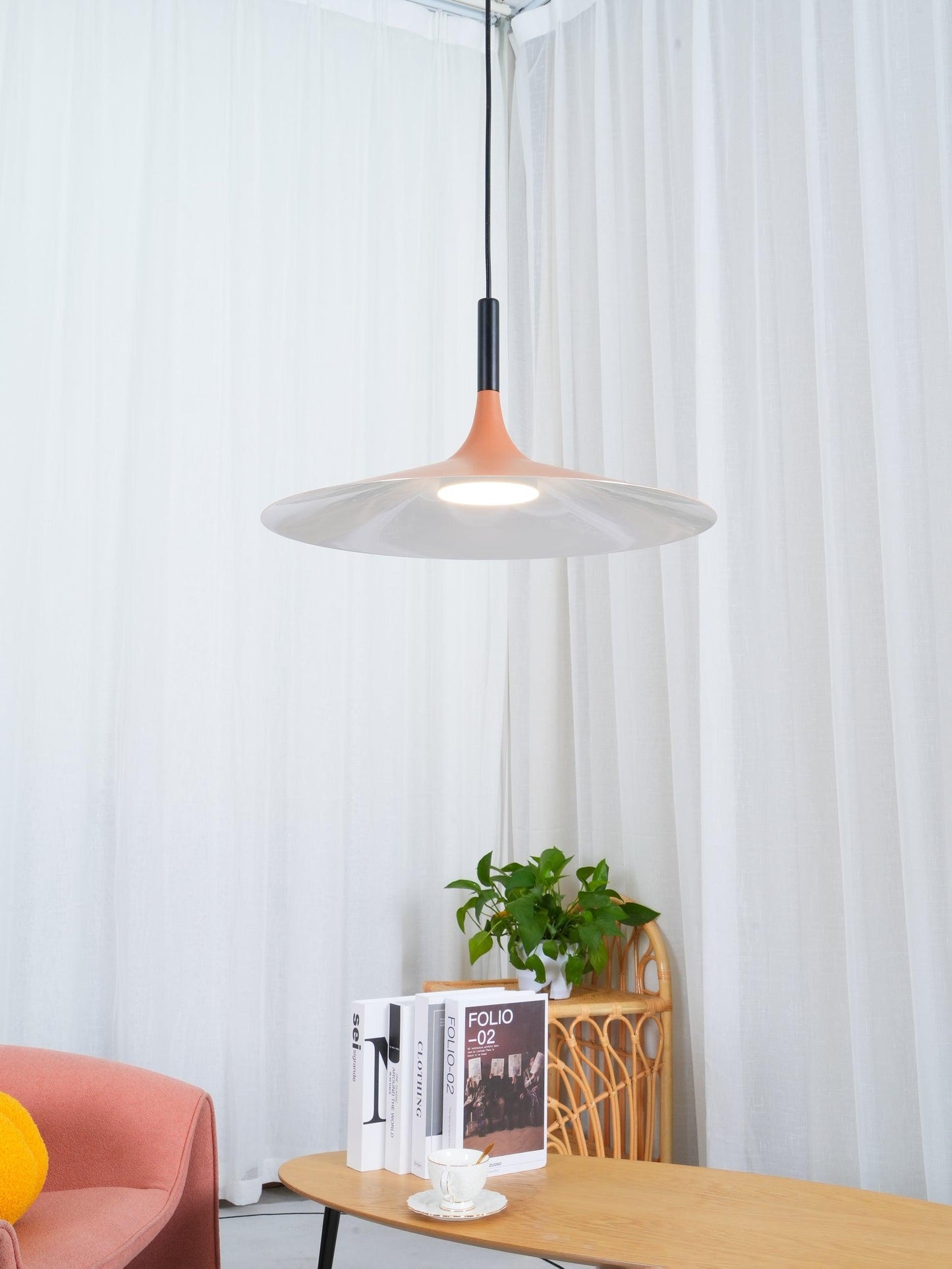 MétaloLinea – Suspension Design en Métal et Aluminium