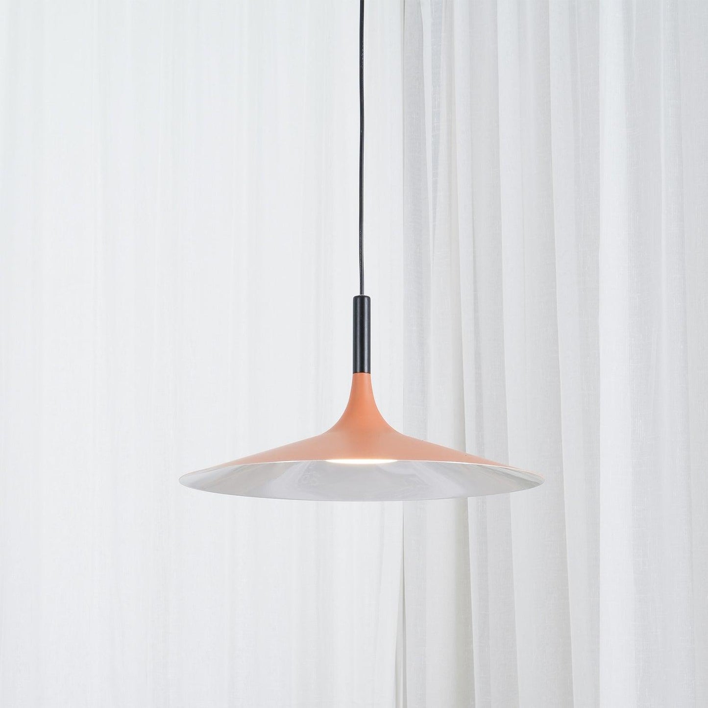 MétaloLinea – Suspension Design en Métal et Aluminium