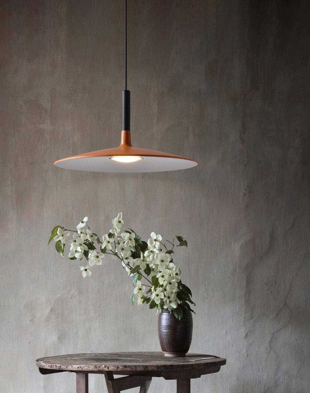 MétaloLinea – Suspension Design en Métal et Aluminium