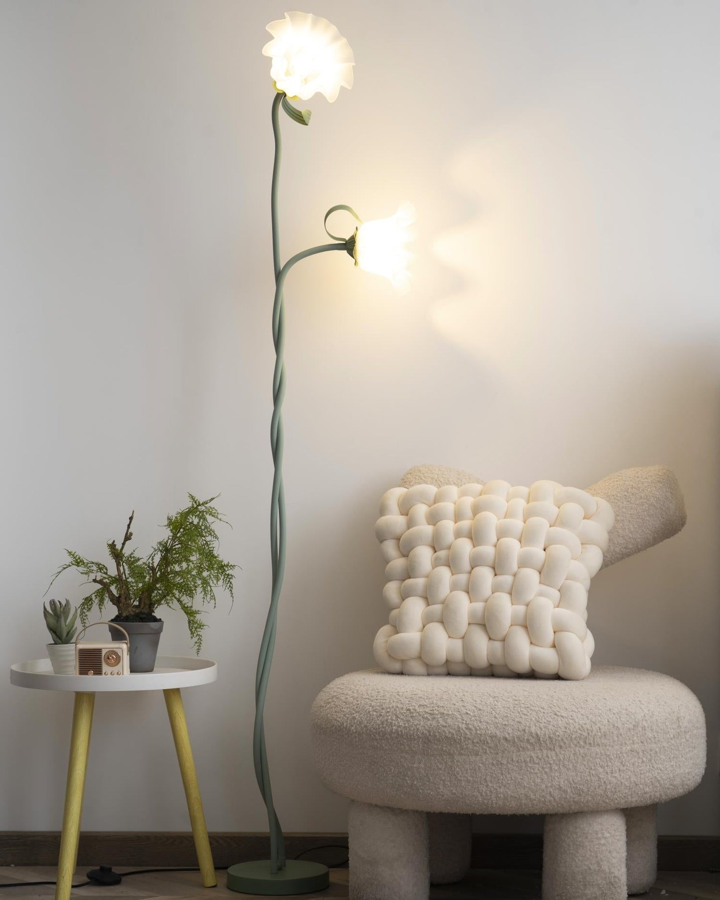 CallaLight | Éclairage Floral Moderne – Élégance Naturelle sur Pied