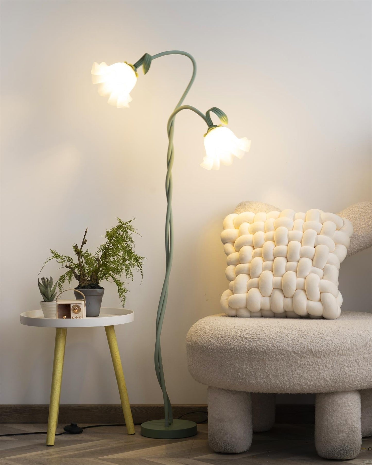 CallaLight | Éclairage Floral Moderne – Élégance Naturelle sur Pied