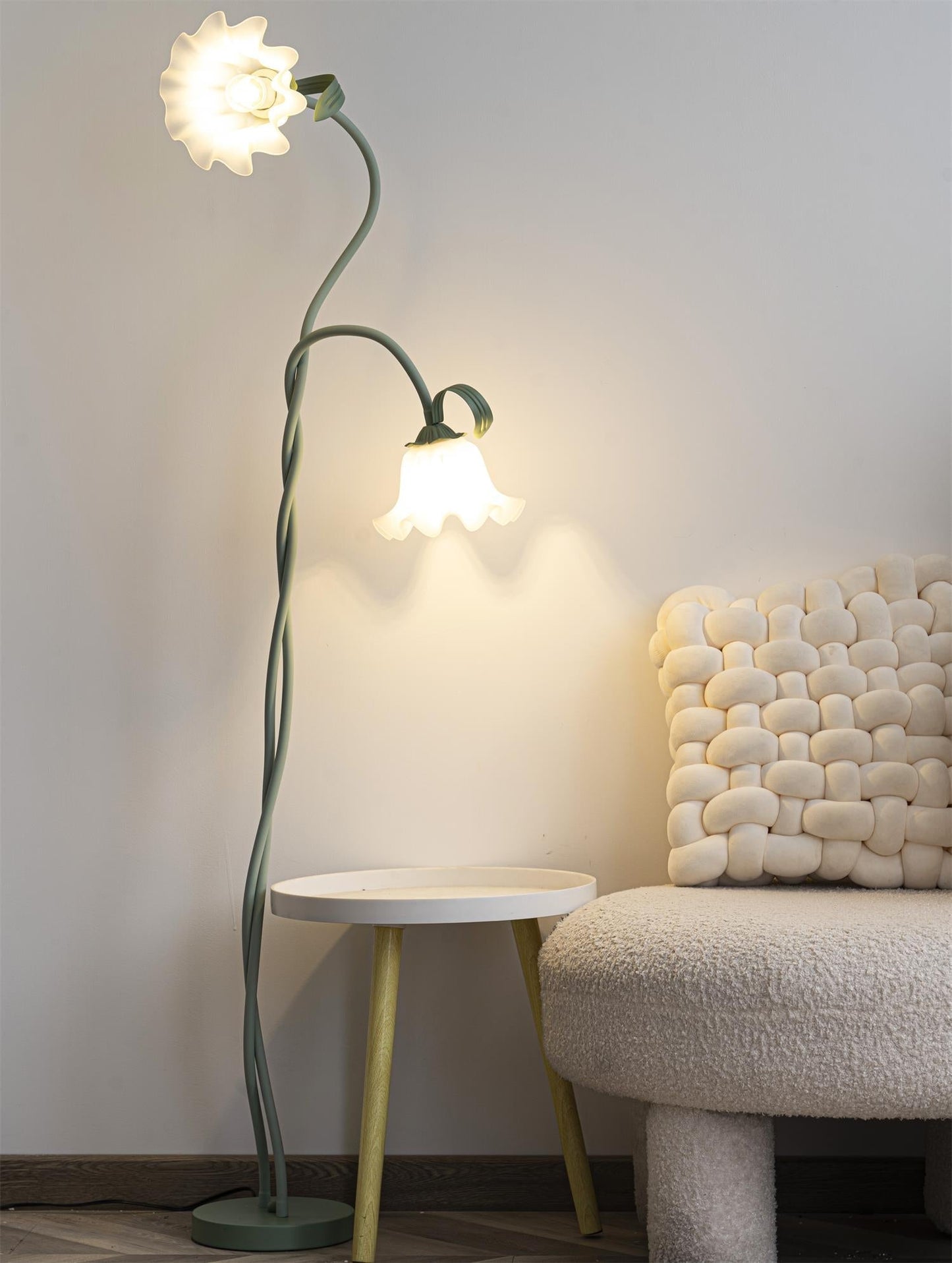 CallaLight | Éclairage Floral Moderne – Élégance Naturelle sur Pied