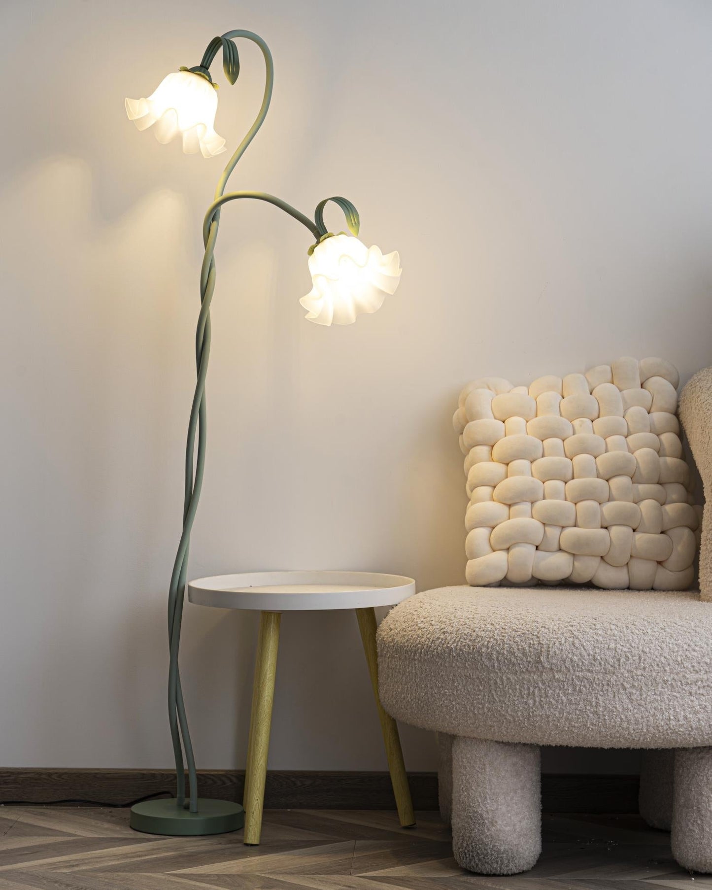 CallaLight | Éclairage Floral Moderne – Élégance Naturelle sur Pied