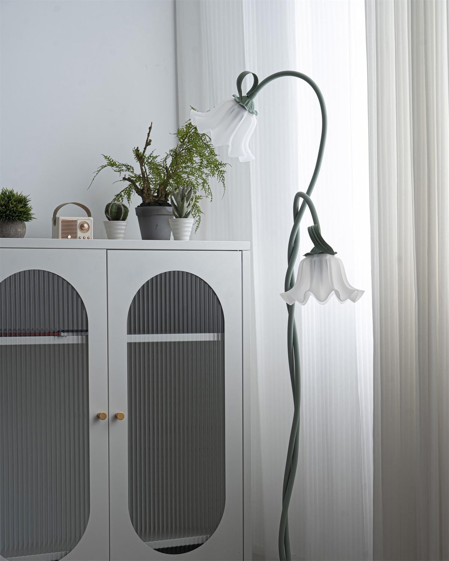 CallaLight | Éclairage Floral Moderne – Élégance Naturelle sur Pied