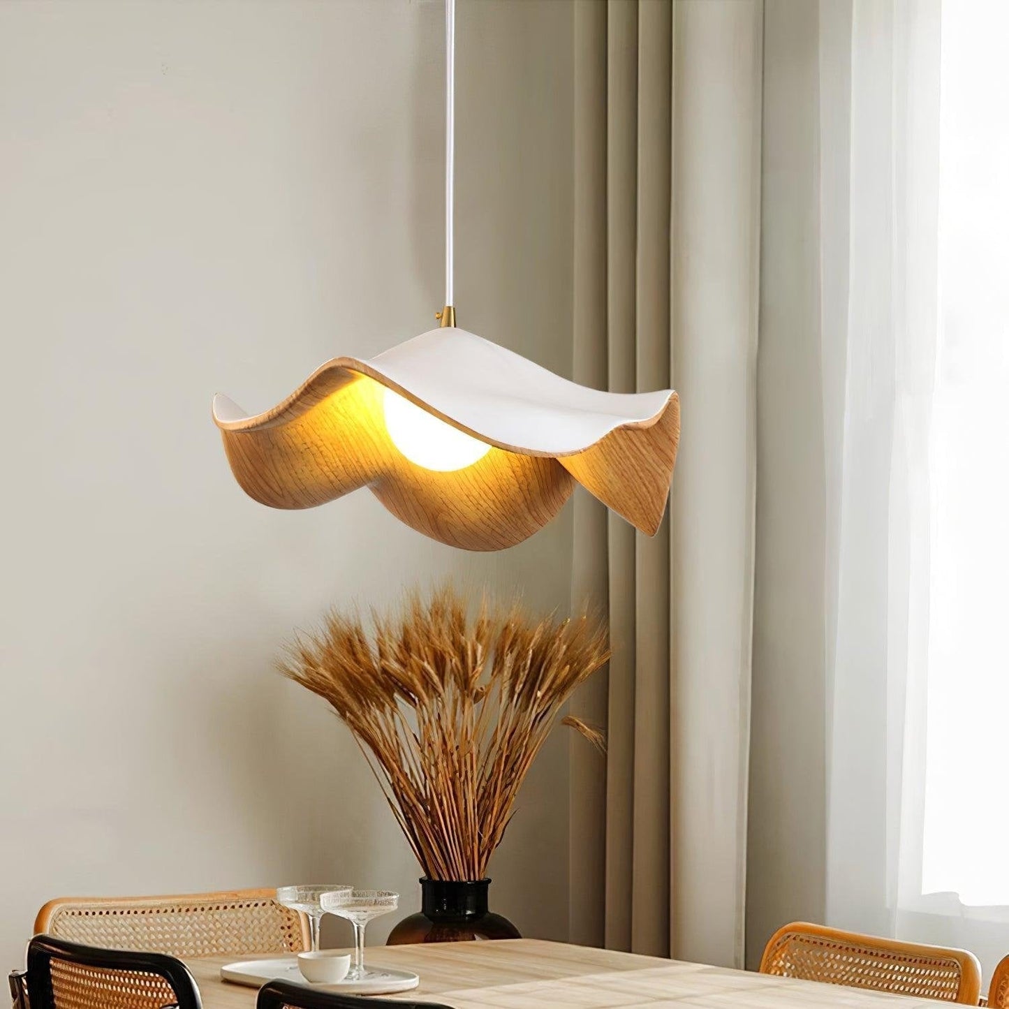 ElementBois – Suspension en Résine & Métal – Plafonnier Design Lotus Naturel