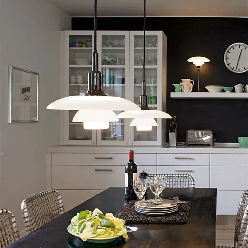 LuminoChrome - Lampe pendante chrome au design raffiné