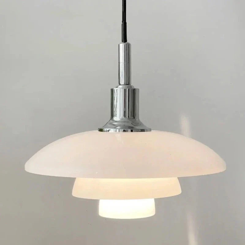 LuminoChrome - Lampe pendante chrome au design raffiné