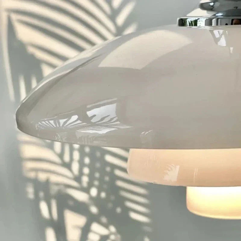 LuminoChrome - Lampe pendante chrome au design raffiné