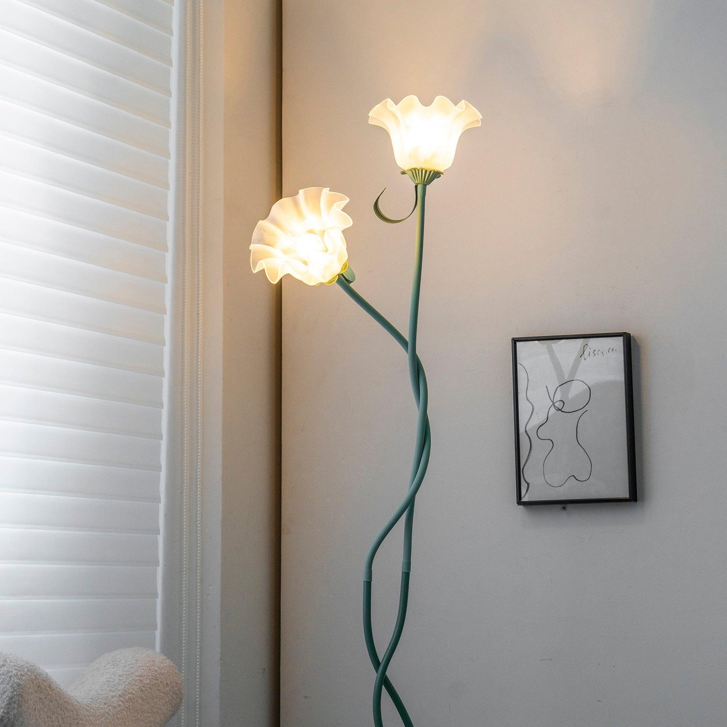 CallaLight | Éclairage Floral Moderne – Élégance Naturelle sur Pied