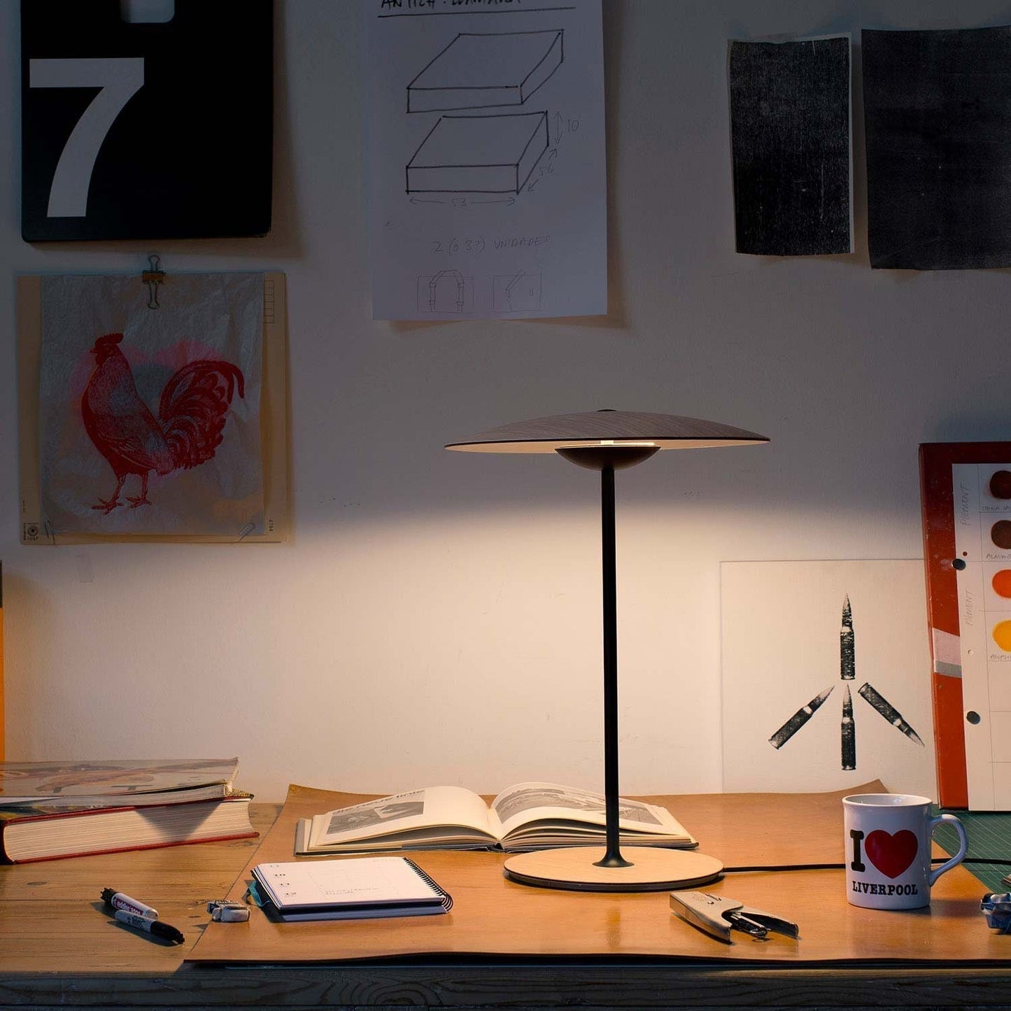 Lampe de Table Sans Fil Noir avec LED Intégrée et Éclairage Réglable – Design en Métal Élégant 5
