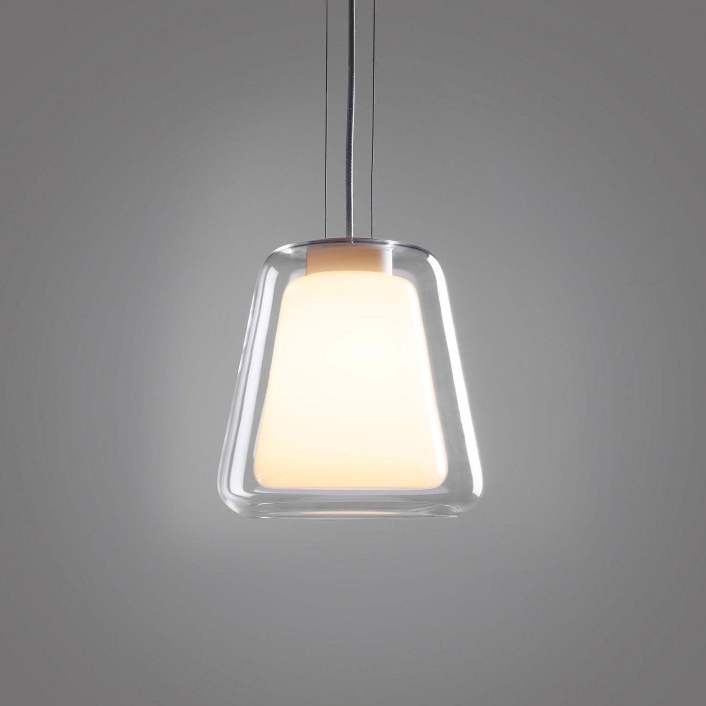 LumièreFluide - Suspension Élégante et Intemporelle