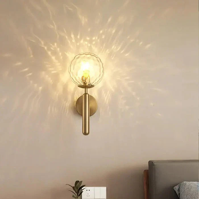 VelvetGlow - Lampe murale luxueuse et douce