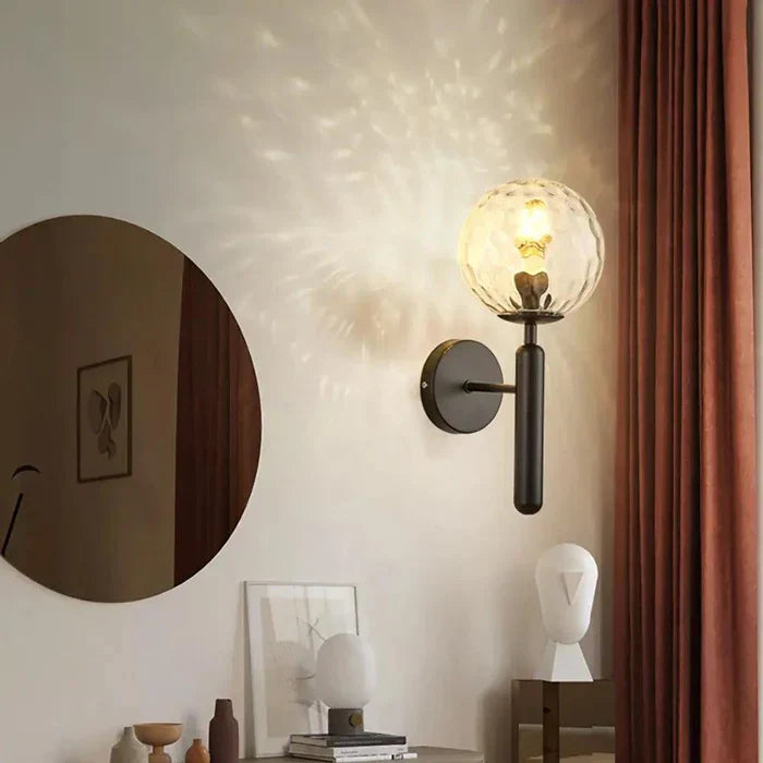 VelvetGlow - Lampe murale luxueuse et douce