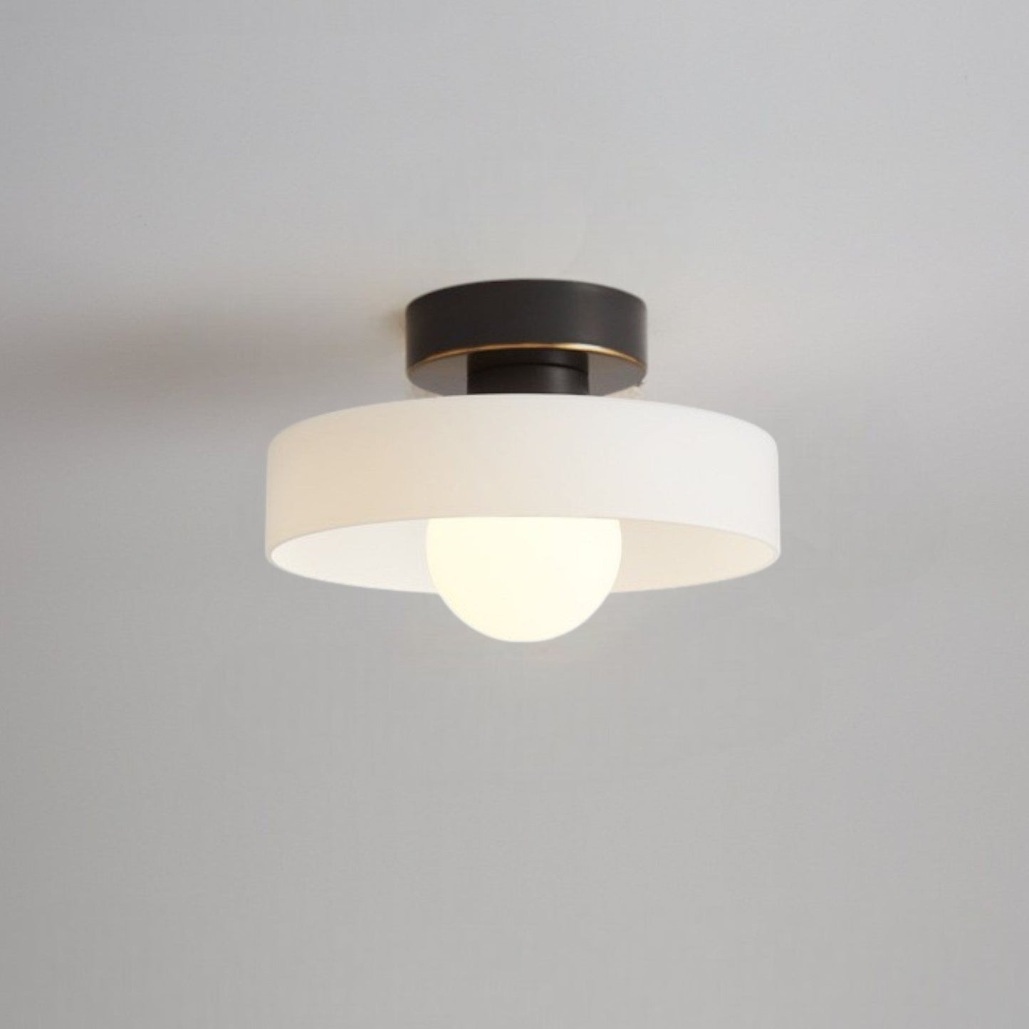 Plafonnier géométrique Bauhaus en laiton et verre – Design moderne et intemporel