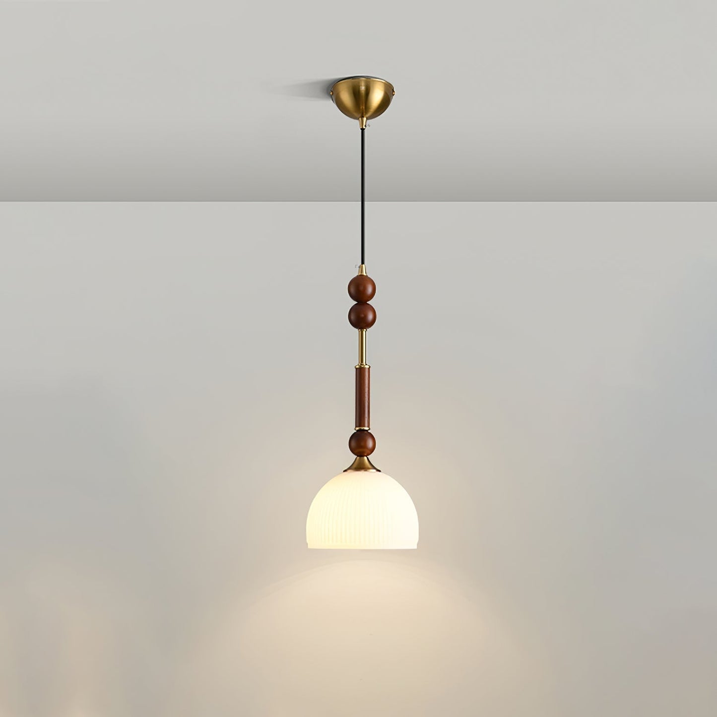 RomaLumière – Suspension Élégante Italienne en Verre | Design Vintage | Bois & Laiton