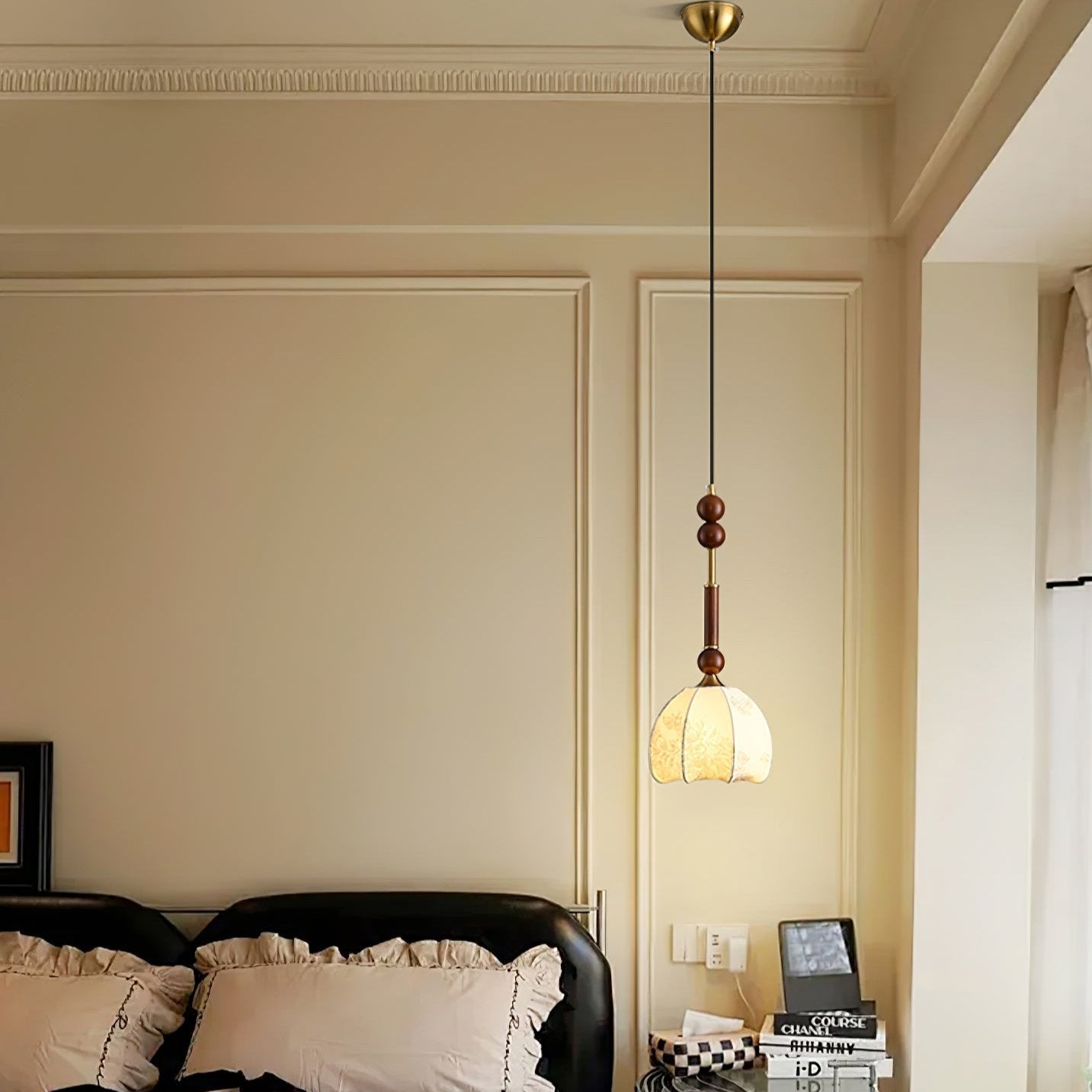 RomaLumière – Suspension Élégante Italienne en Verre | Design Vintage | Bois & Laiton