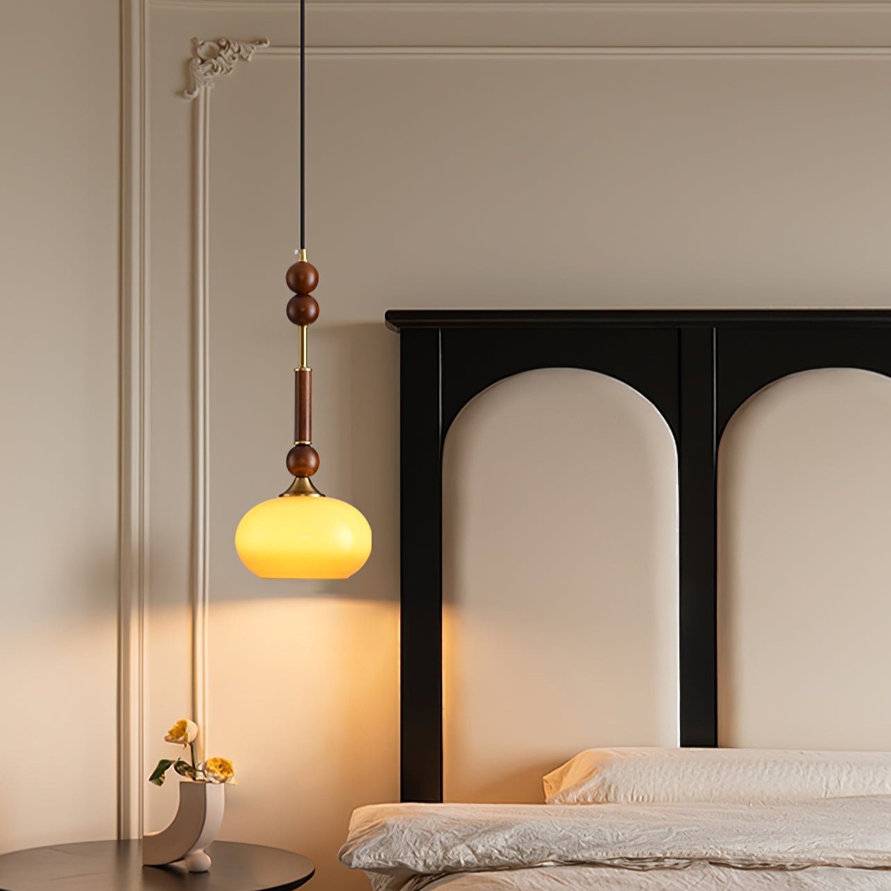 RomaLumière – Suspension Élégante Italienne en Verre | Design Vintage | Bois & Laiton