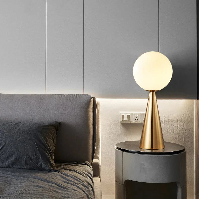 ModernFusion - Lampe de Chevet Créative en Verre Doré