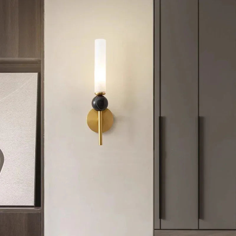 Lampe Murale Élégante – Simplicité moderne, matériaux nobles