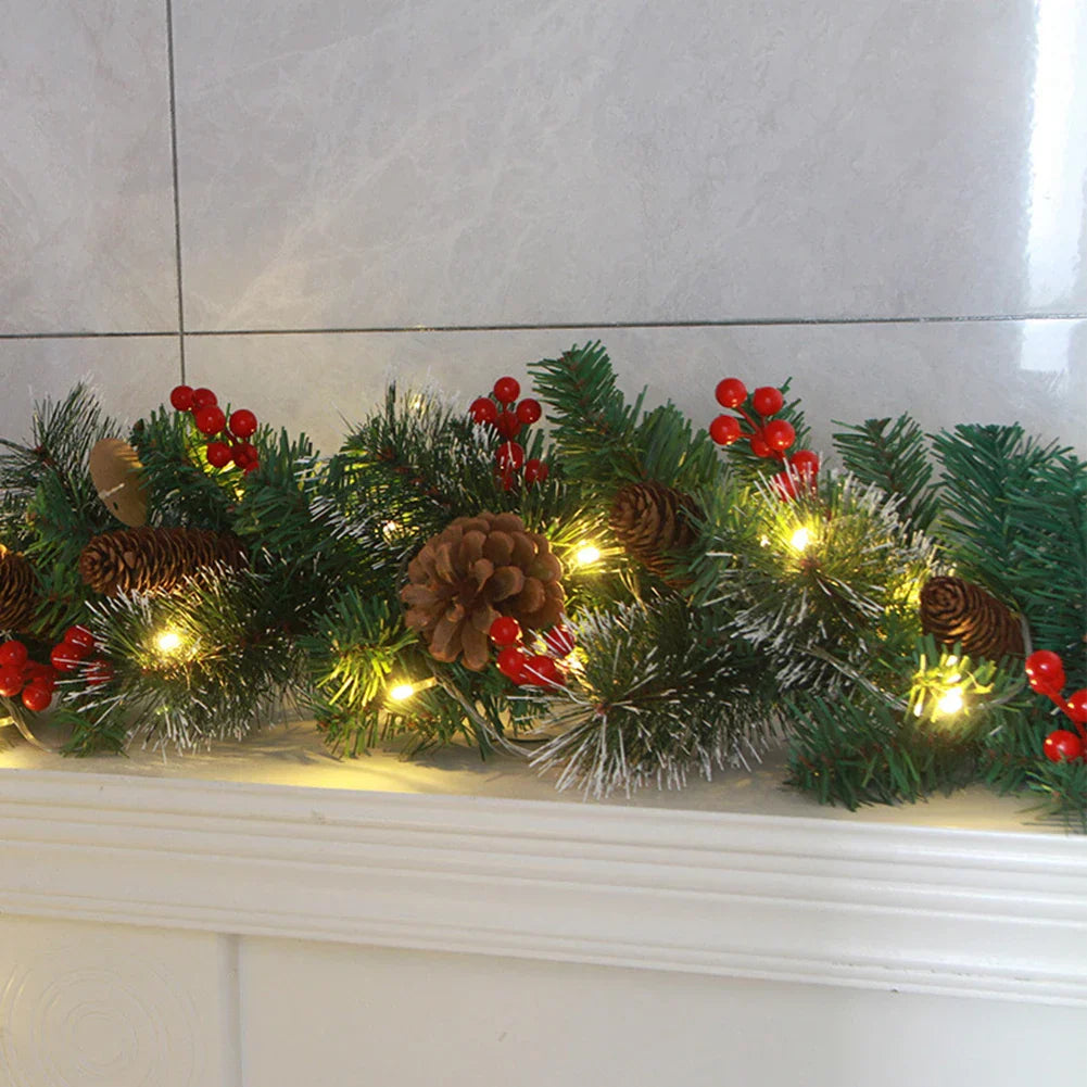 NoëlBerry | Guirlande de Noël avec Pommes de Pin et Baies Rouges – Déco Traditionnelle Réutilisable