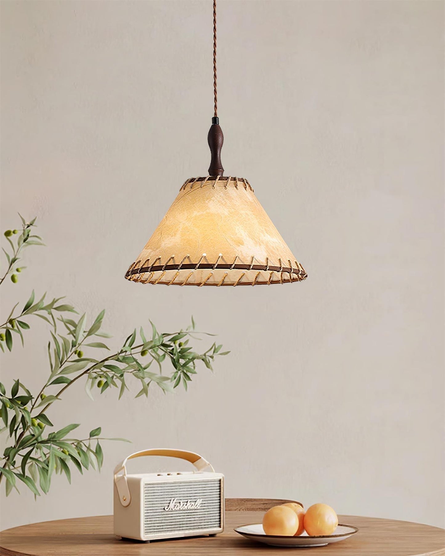 WoodLumière – Suspension Élégante en Bois