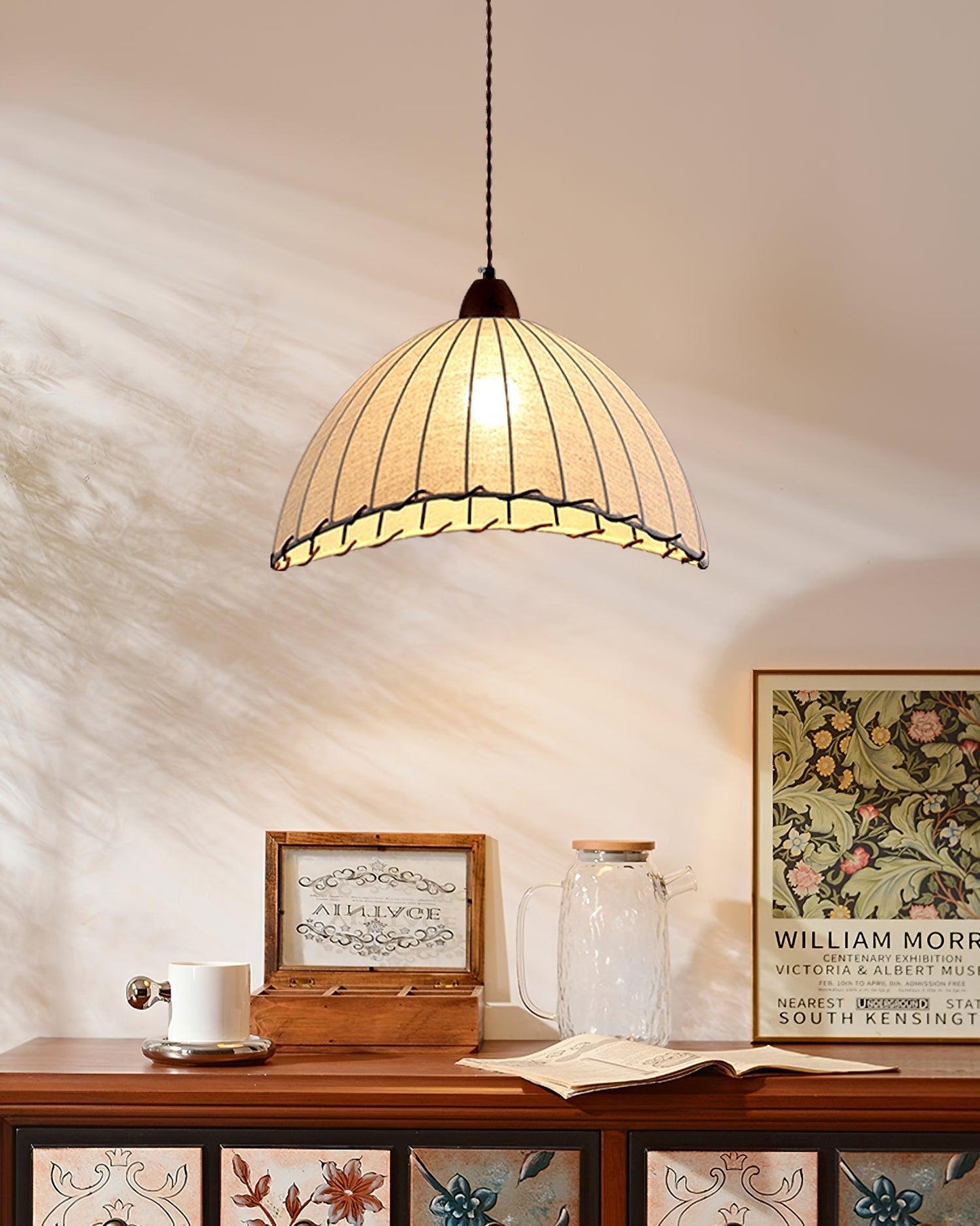 WoodLumière – Suspension Élégante en Bois