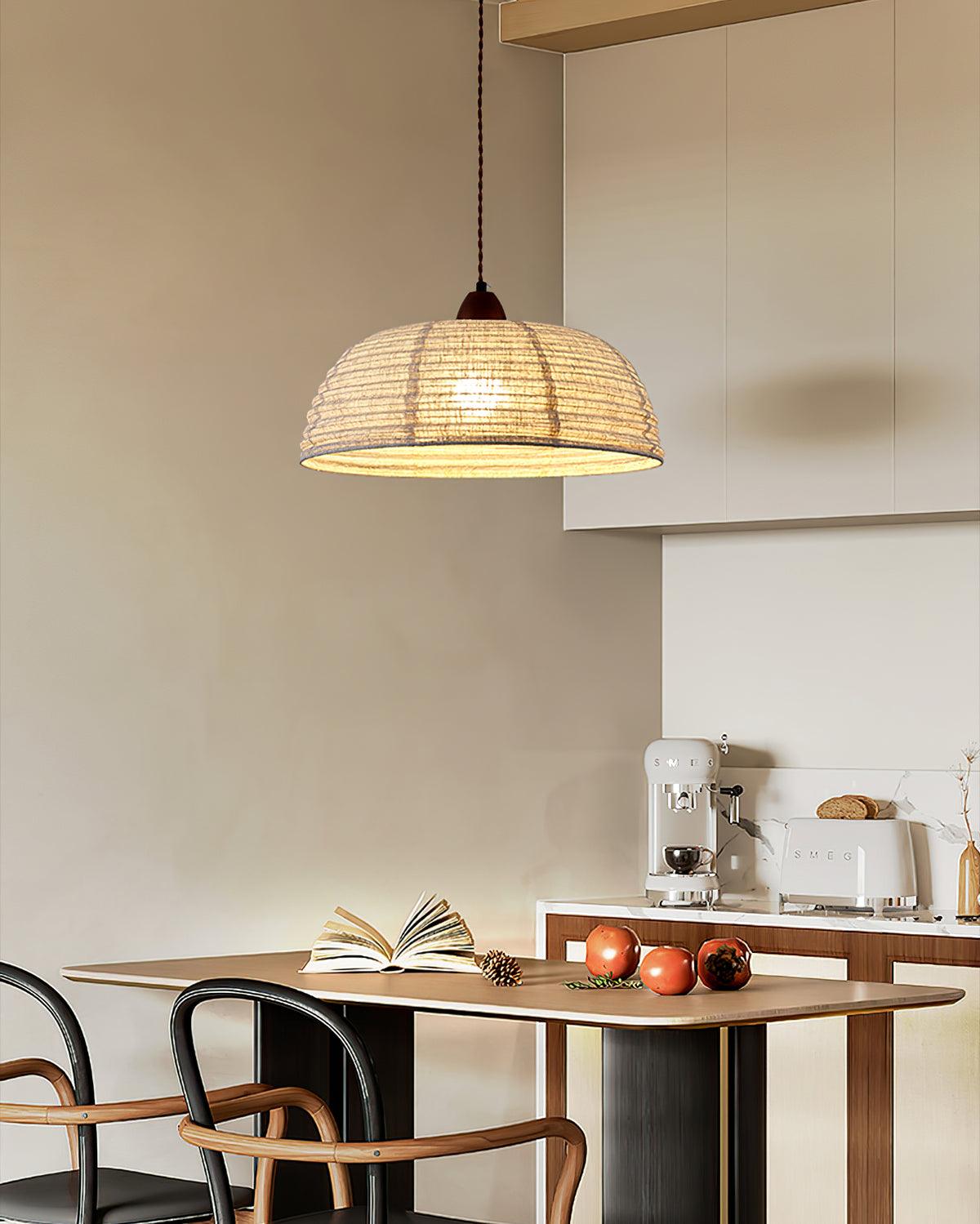 WoodLumière – Suspension Élégante en Bois