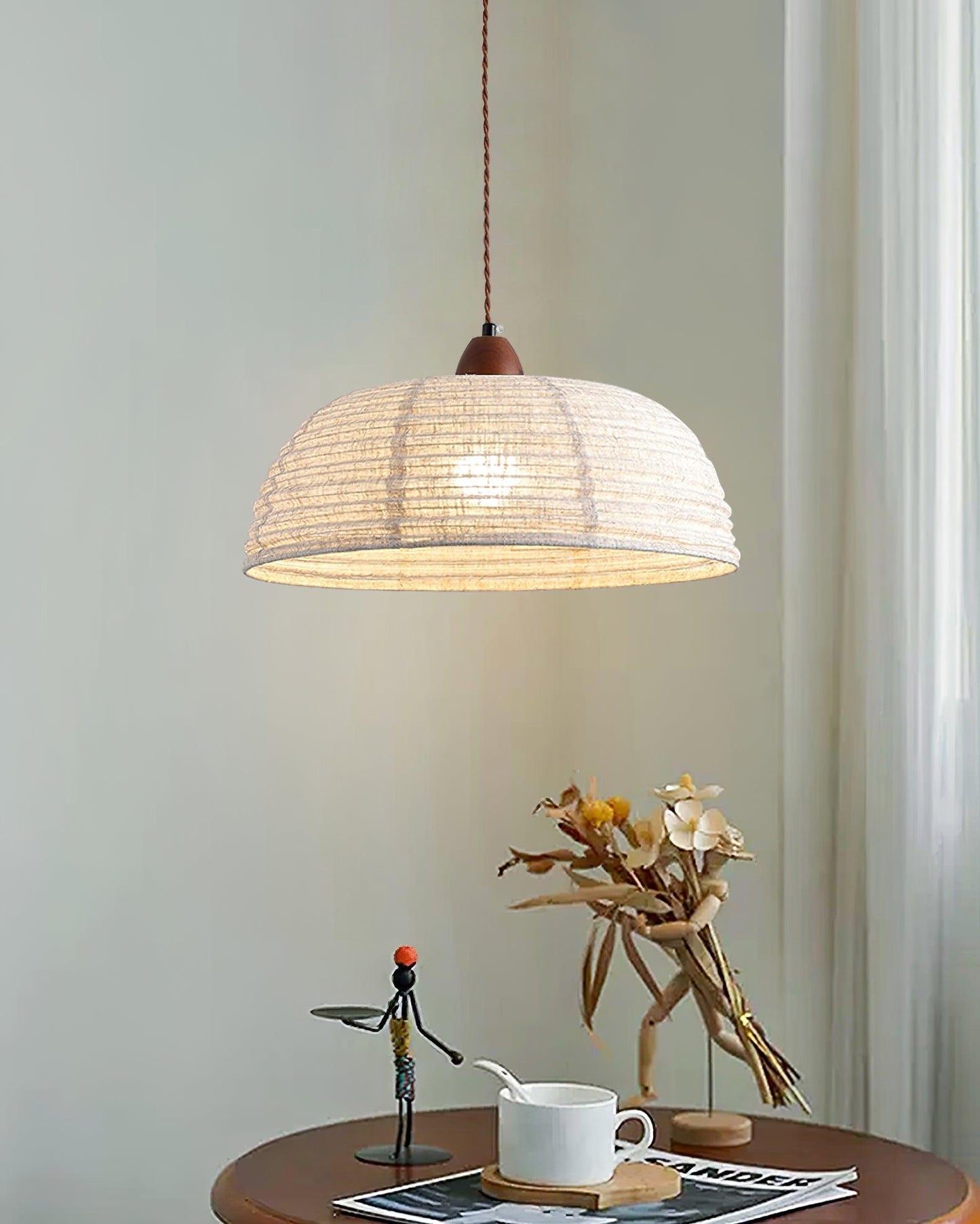 WoodLumière – Suspension Élégante en Bois