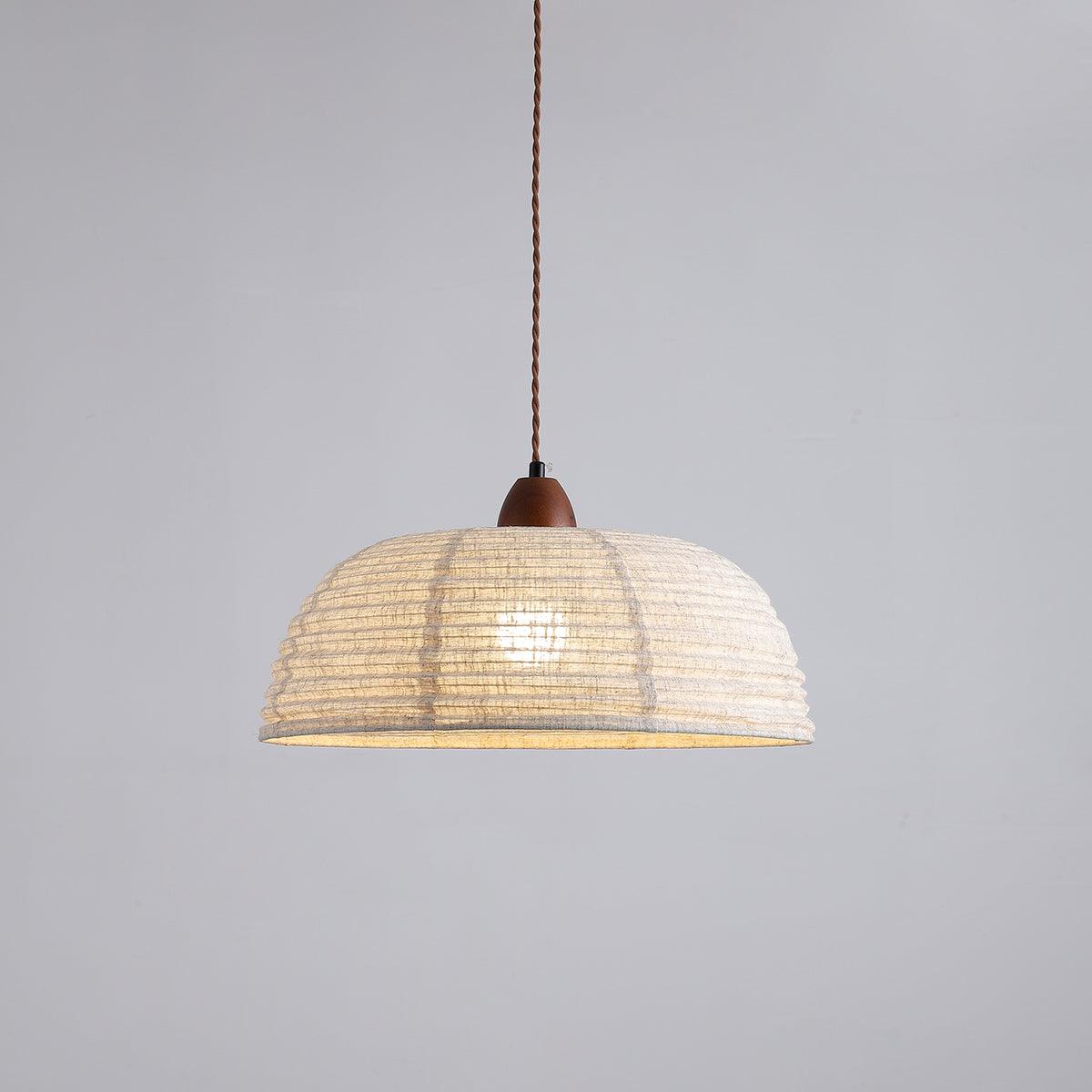 WoodLumière – Suspension Élégante en Bois