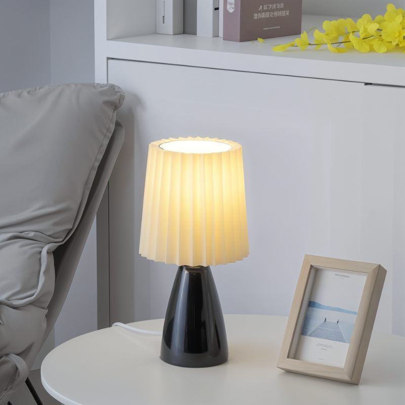 Apollo – Lampe de Table Design Mid-Century avec Abat-jour Plissé | LED à 3 Tons