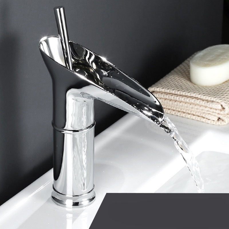 Antique Waterfall – Robinet Cascade pour Salle de Bain | Style Rétro en Laiton