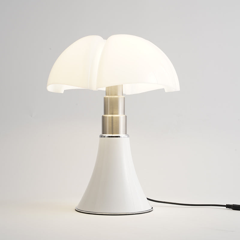 ClassicGlow – Lumière classique élégante