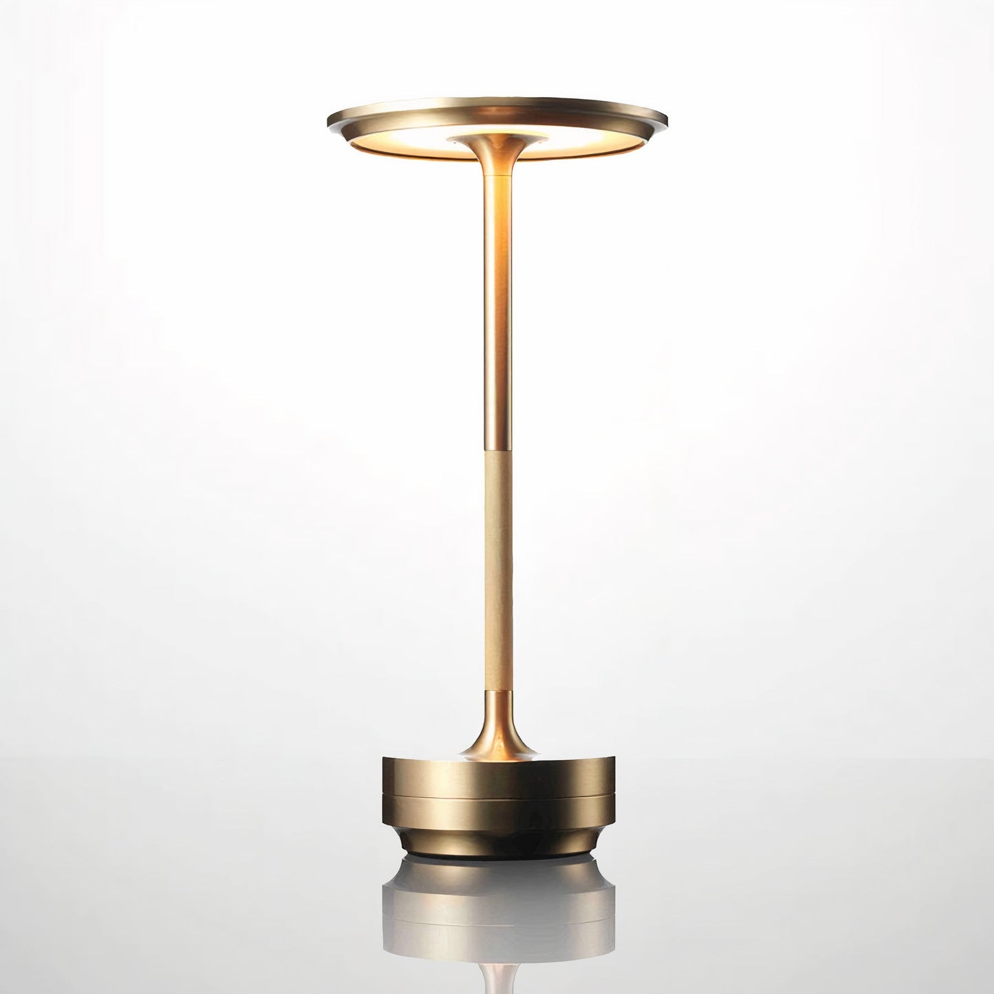 LumenArt - Lampe de Table Élégante de Thomas