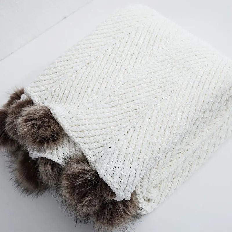PomponLux – Plaid en Chenille avec Pompons