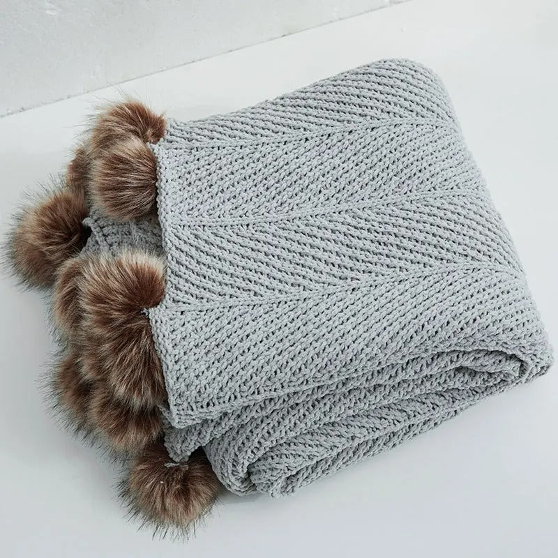 PomponLux – Plaid en Chenille avec Pompons