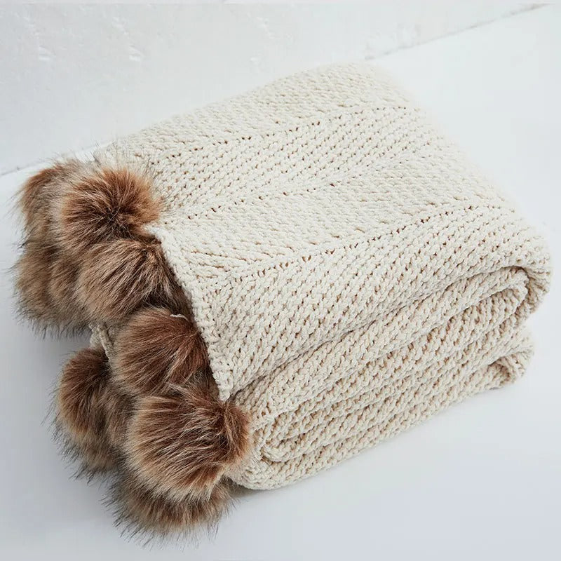 PomponLux – Plaid en Chenille avec Pompons