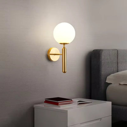 VelvetGlow - Lampe murale luxueuse et douce