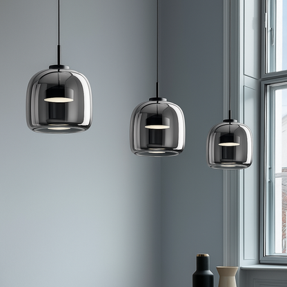 NORULA – Suspension Scandinave en Verre Transparent et Métal Noir – Douille E27
