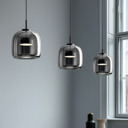 NORULA – Suspension Scandinave en Verre Transparent et Métal Noir – Douille E27