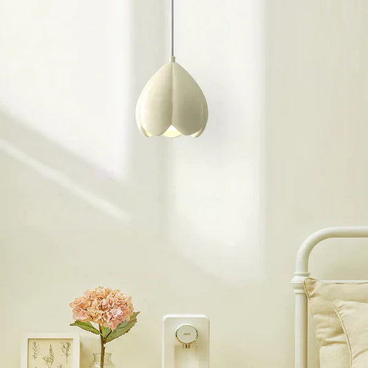 Lampe pendante crème de style français – Élégance Rustique pour Votre Maison