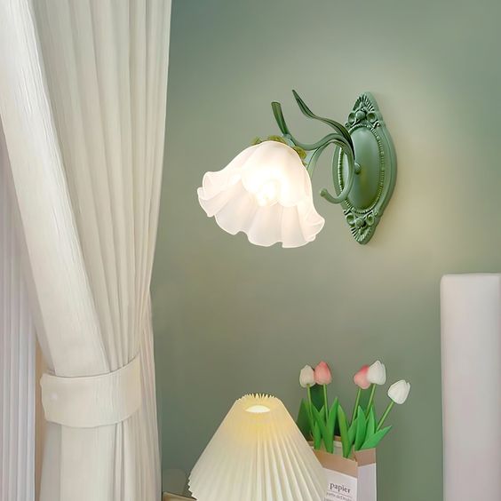 LilyGlow – Applique Murale Fleur de Muguet
