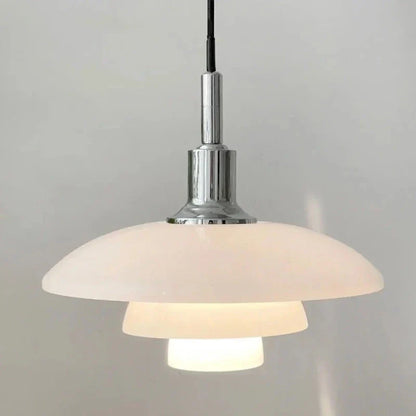 LuminoChrome - Lampe pendante chrome au design raffiné