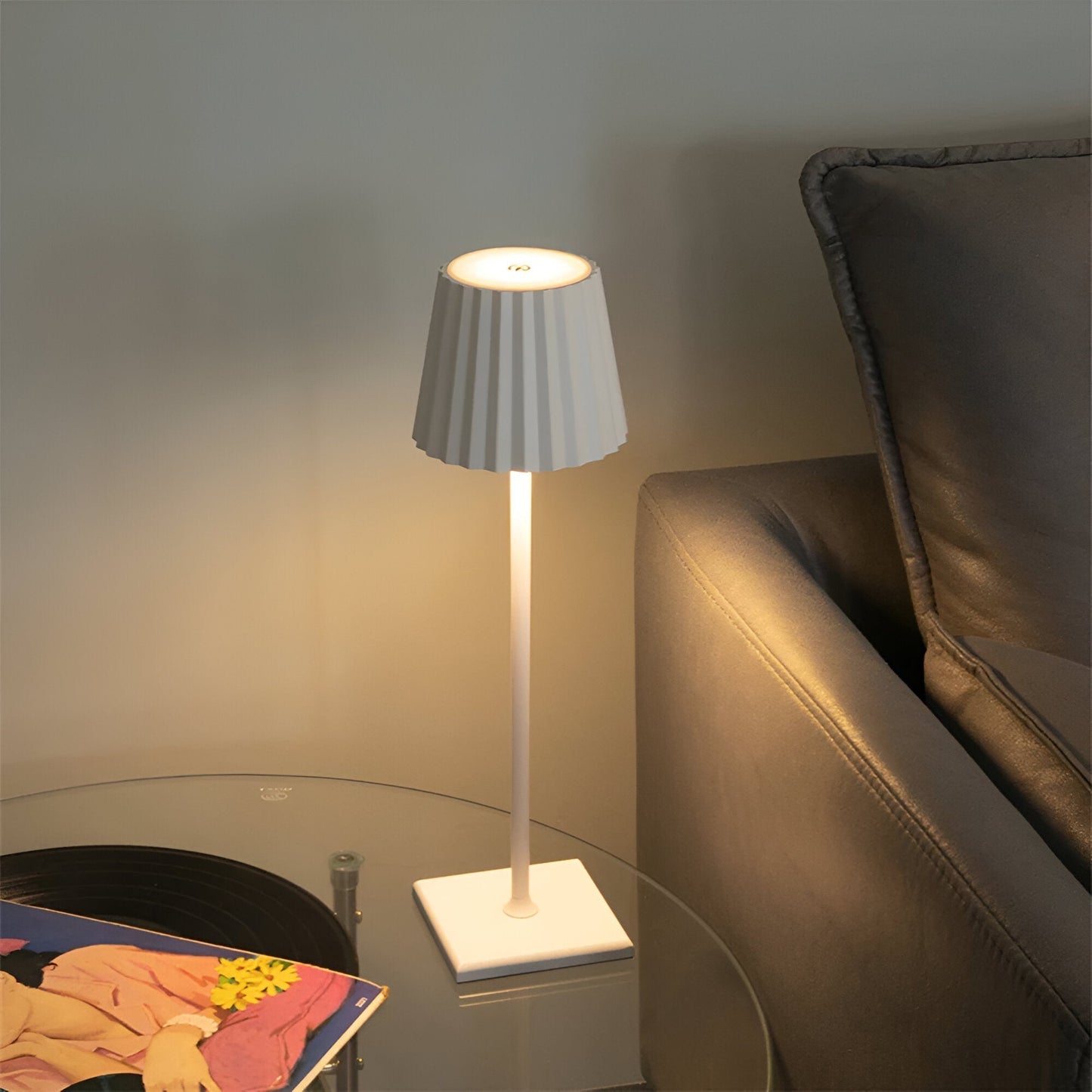 IllumiGlow - Lampe de Voyage Rechargeable avec Éclairage Multicolore