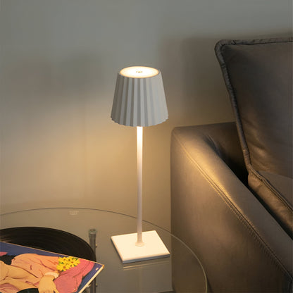 IllumiGlow - Lampe de Voyage Rechargeable avec Éclairage Multicolore